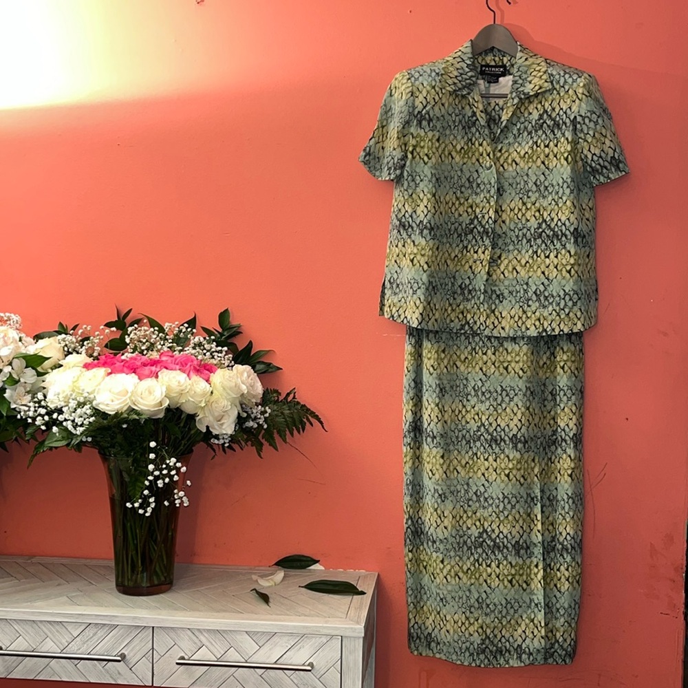 Elegant Patterned Maxi Dress with Jacket